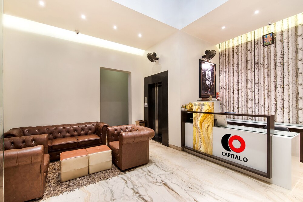 Capital O 37016 Hotel Patiala House in Ahmadnagar, India