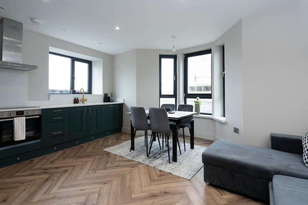 Chic 37 West Luxury apt Portrush — 4-Star Luxury Hotel in Portrush, United Kingdom