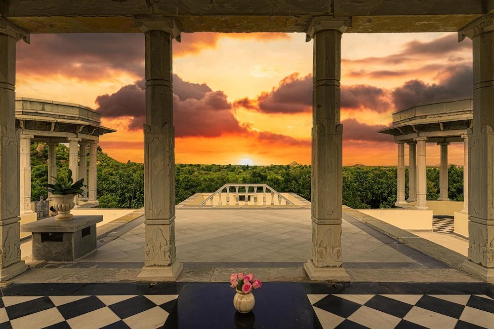 Ama Stays Trails Abhay Manor Kaali Toonk — Udaipur