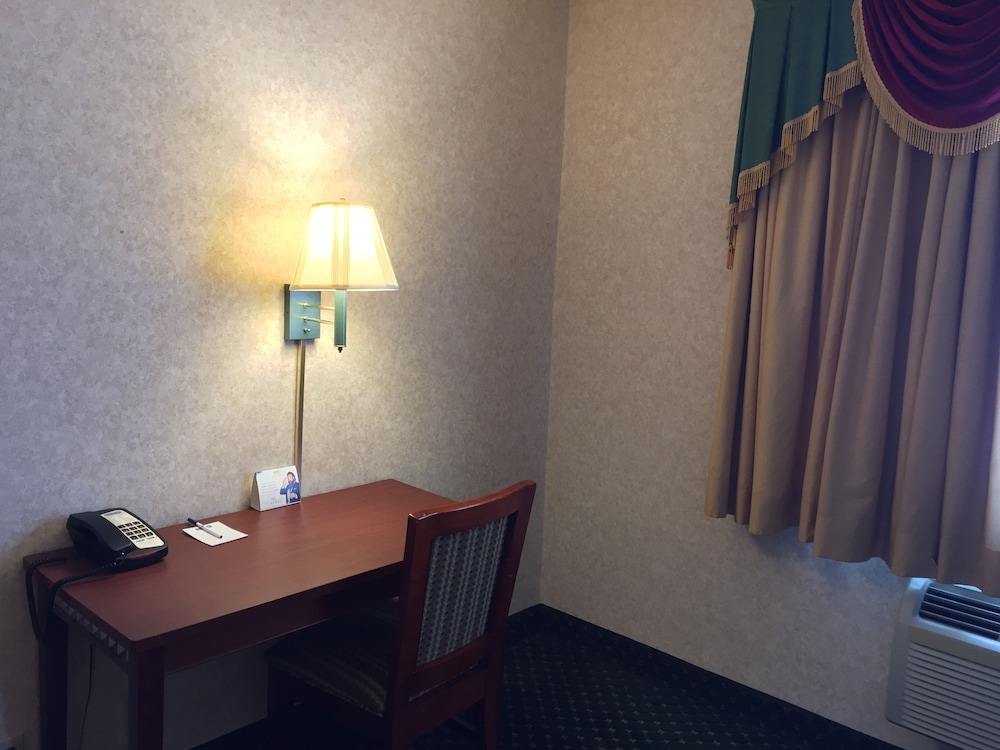 Triplodge Hotel Santa Clarita Valencia - photo 13