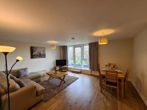Solihull Centre Apartments — 4-Star Luxury Hotel in Solihull, United Kingdom