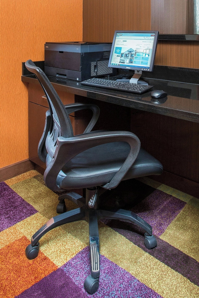 Fairfield Inn & Suites Terre Haute - photo 12