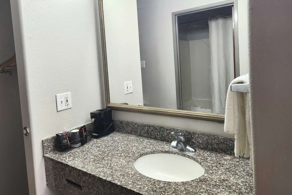 Days Inn by Wyndham Lafayette Scott - photo 4