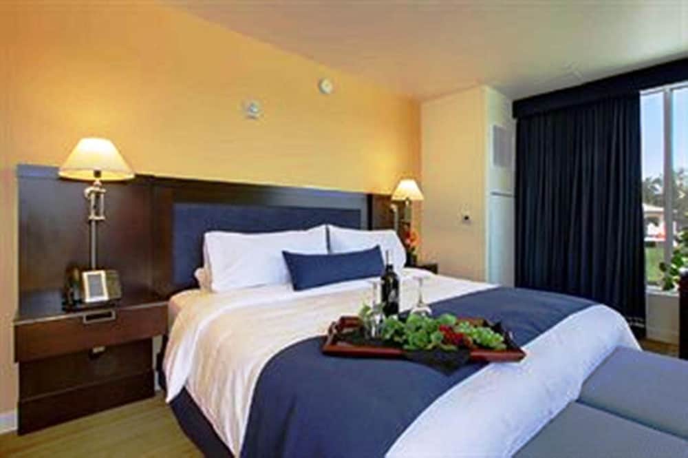 University Plaza Waterfront Hotel - photo 10
