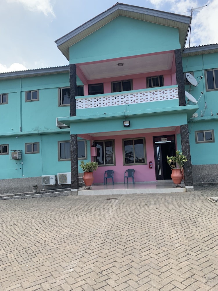 Sovitel Hotel and Restaurant — hotel in Kasoa