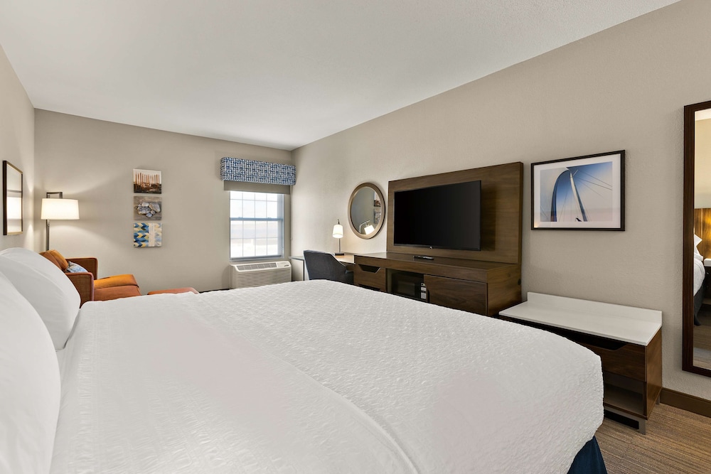 Hampton Inn & Suites by Hilton Petoskey - photo 28