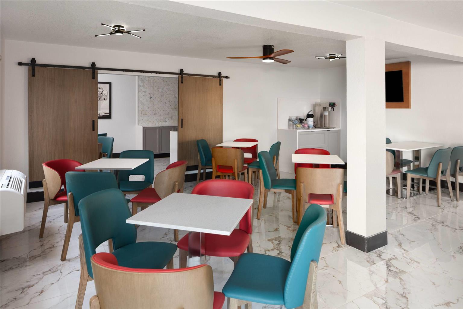 Days Inn by Wyndham Omaha NE - photo 30