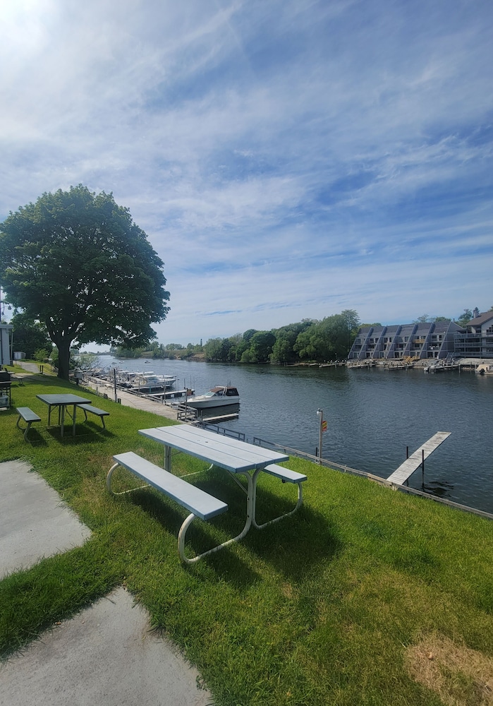 Riverside Motel and Marina Manistee - photo 15