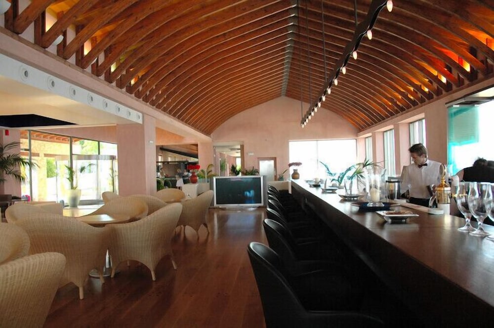 מזון ומשקאות