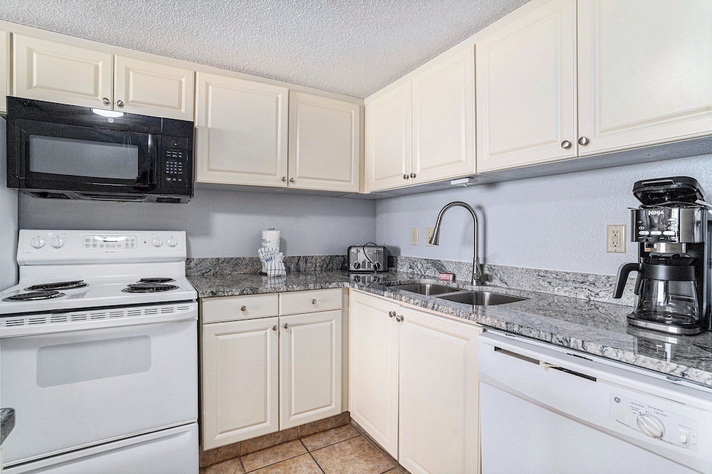 1206 Waters Edge Resort 1 Bedroom Condo by RedAwning - photo 7