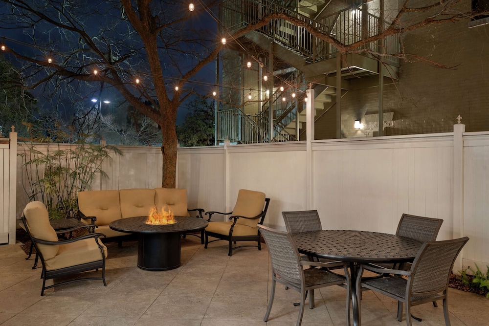 Hampton Inn New Orleans St. Charles Ave. Garden District - photo 48