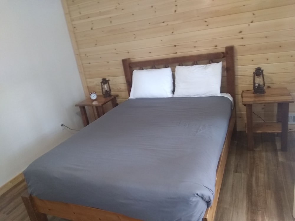 Kootenai Valley Motel - photo 4