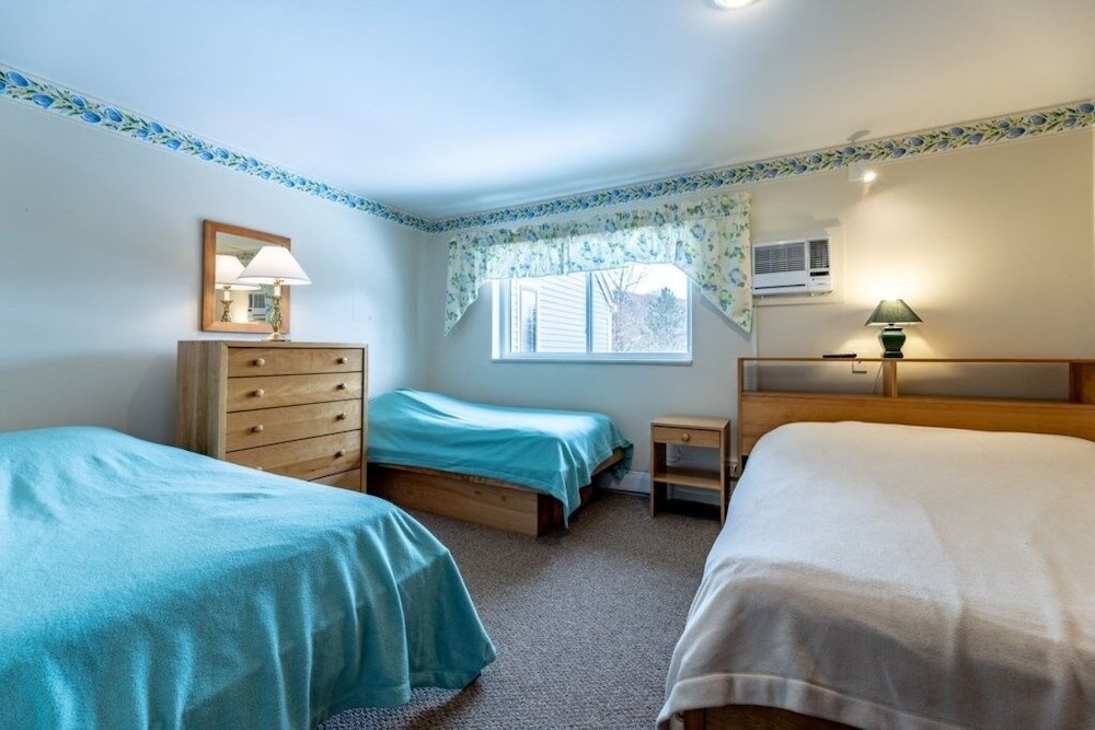4br Private Townhouse At Smugglers' Notch Resort 4 Bedroom Condo - photo 5