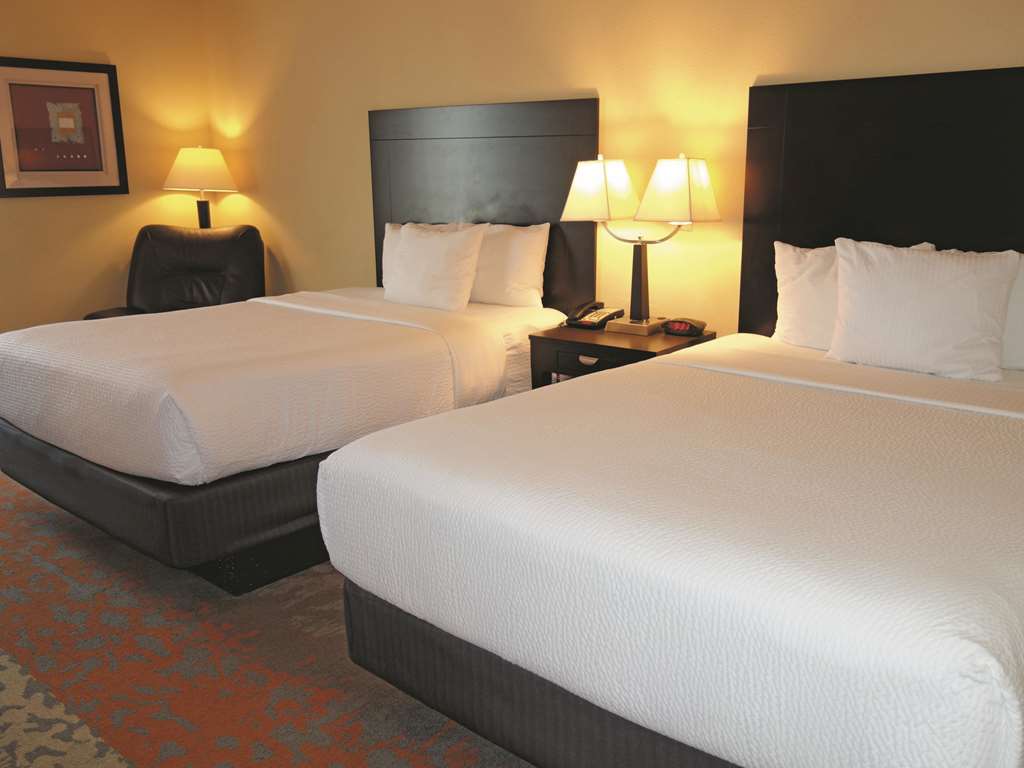 La Quinta Inn & Suites by Wyndham Eastland - photo 20