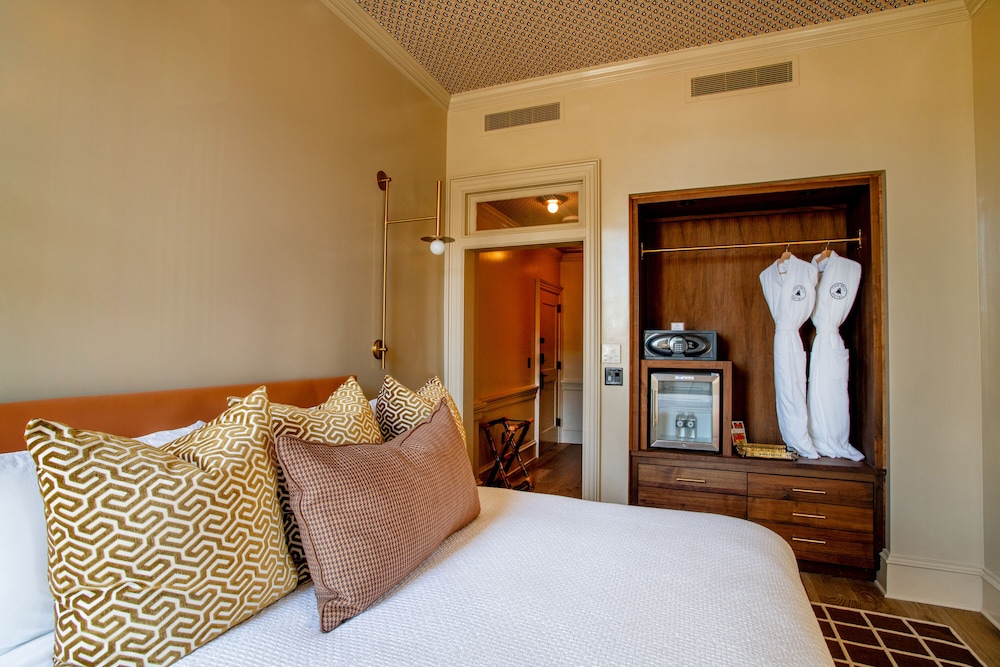 The Bell Athens By Kasa Living - photo 21