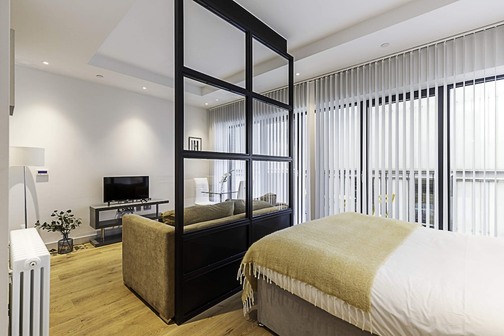 Chic Studio Living in London City Island — 4-Star Luxury Hotel in London, United Kingdom