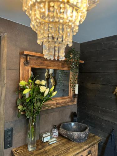 Charmig liten stuga i Södertälje Kungsdalen in Soedertaelje, Sweden