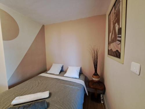 Au Calme Des Pins Avec Vue Mer in Toulon, France