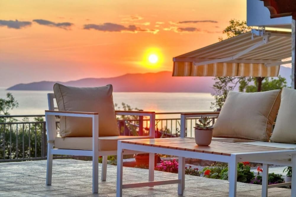 Seaview Villa Lavanda with pool — 4-Star Luxury Hotel in Budva, Montenegro