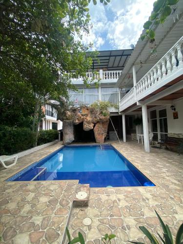 Casa de Lujo con Piscina privada Flandes Tolima — 4-Star Luxury Hotel in Flandes, Colombia