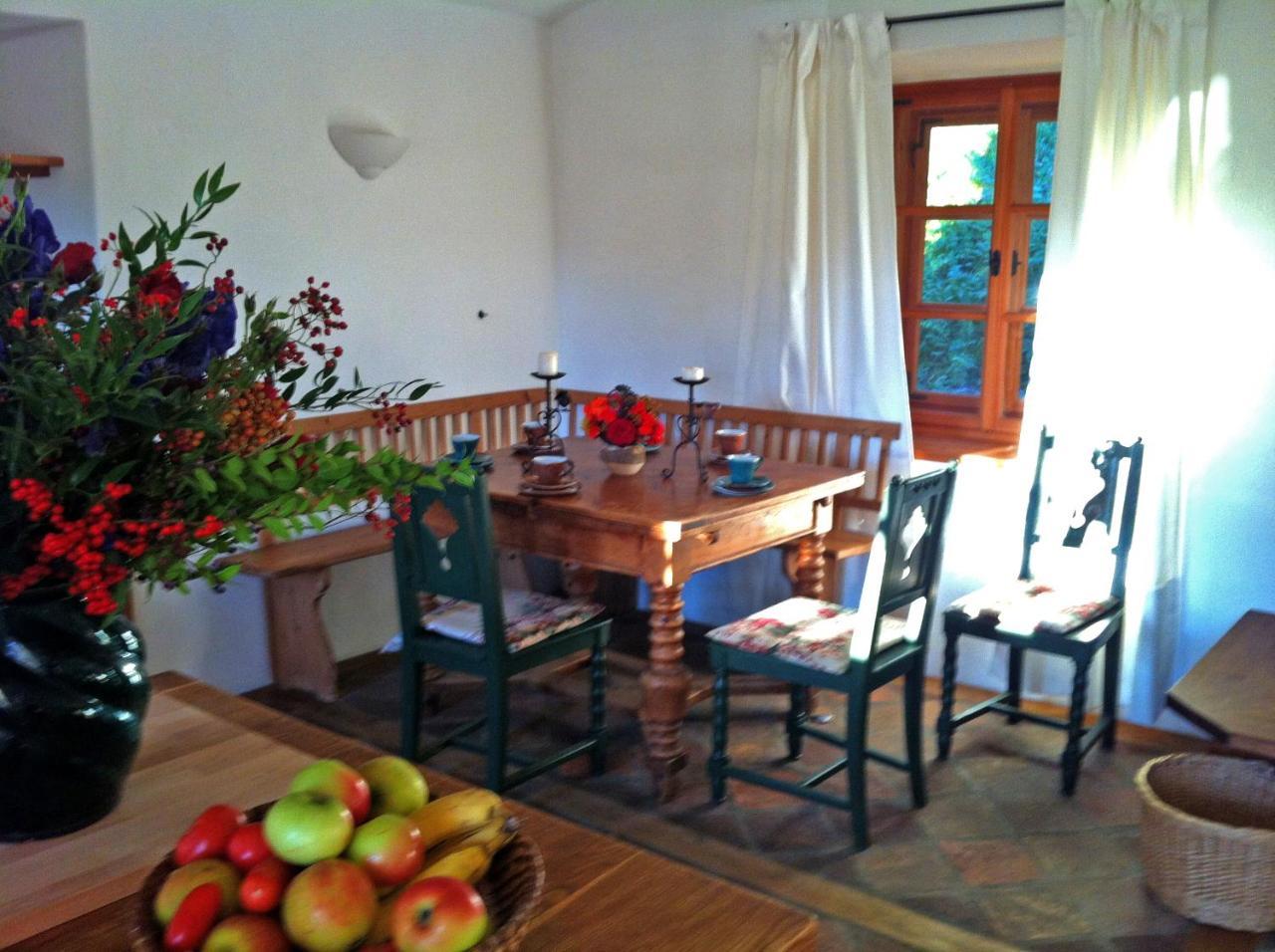 Cottage Am Waldrand Gelegen — 4-Star Luxury Hotel in Feldkirchen In Kaernten, Austria