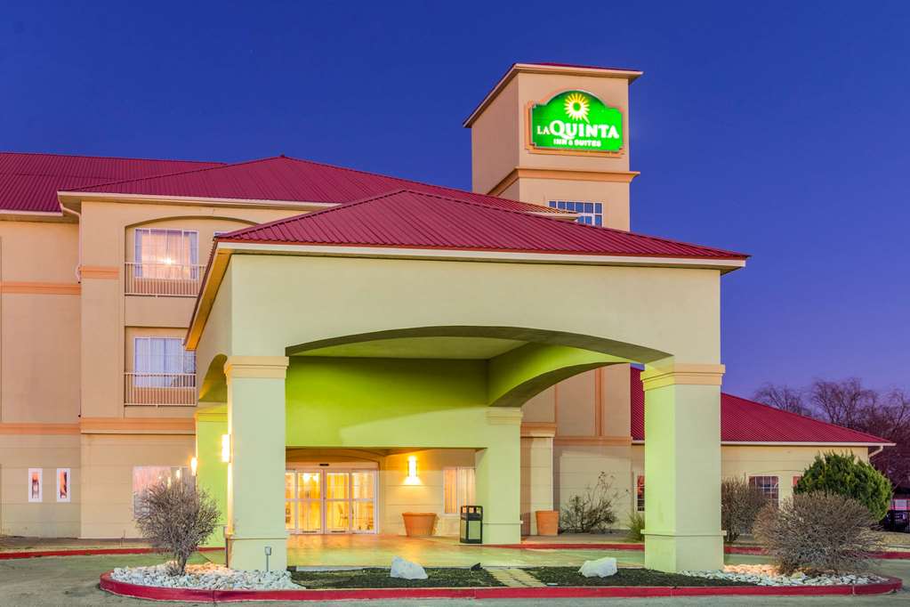 La Quinta Inn & Suites by Wyndham Hobbs - photo 4