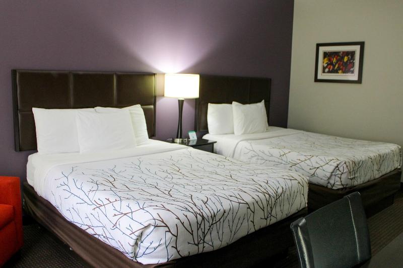 Parkwood Inn & Suites - photo 37