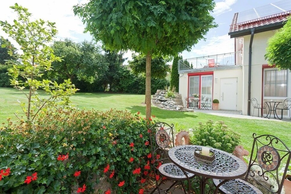 Landhotel Garni Engelhard — 4-Star Luxury Hotel in Kirchheim Am Ries, Germany