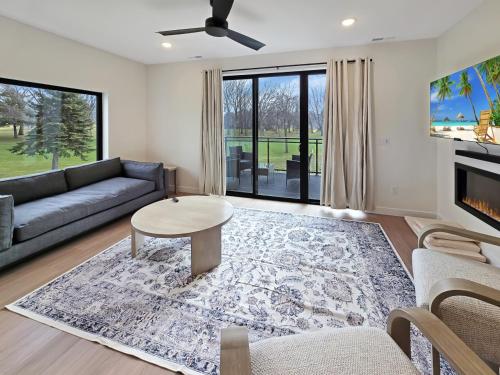 228 Hwy 71 S D21 Arnolds Park — hotel in Arnolds Park