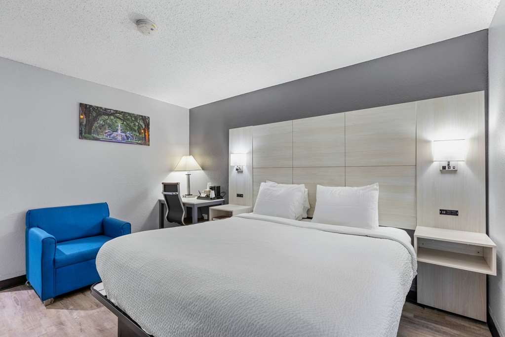Days Inn by Wyndham Savannah Gateway I 95 - photo 6