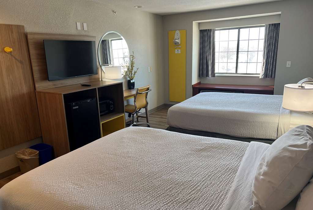 Days Inn by Wyndham near Kansas Speedway - photo 15