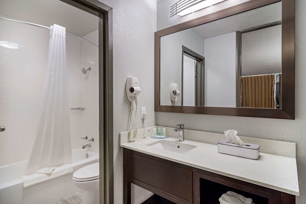 Travelodge Cartersville - photo 21