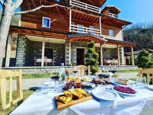 Bujtina Dini — hotel in Rubik