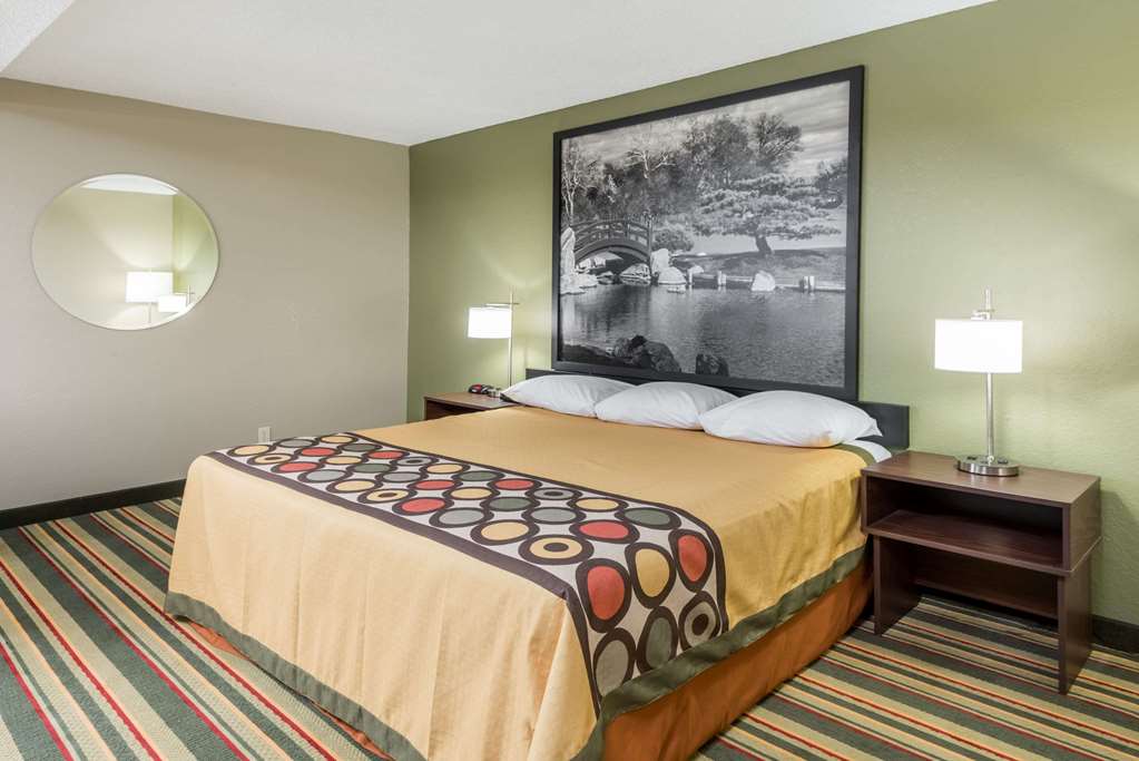 Super 8 by Wyndham Bloomington Normal - photo 9
