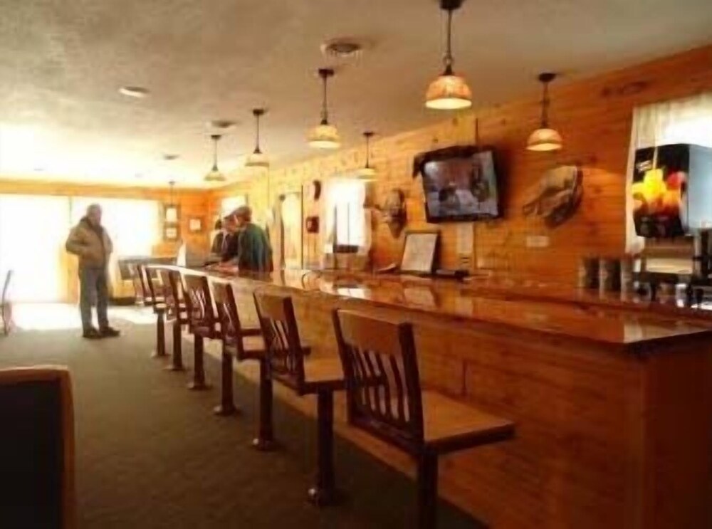 Red Door Resort & Motel - photo 19
