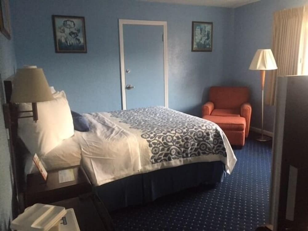 Days Inn by Wyndham Cleveland Lakewood - photo 13