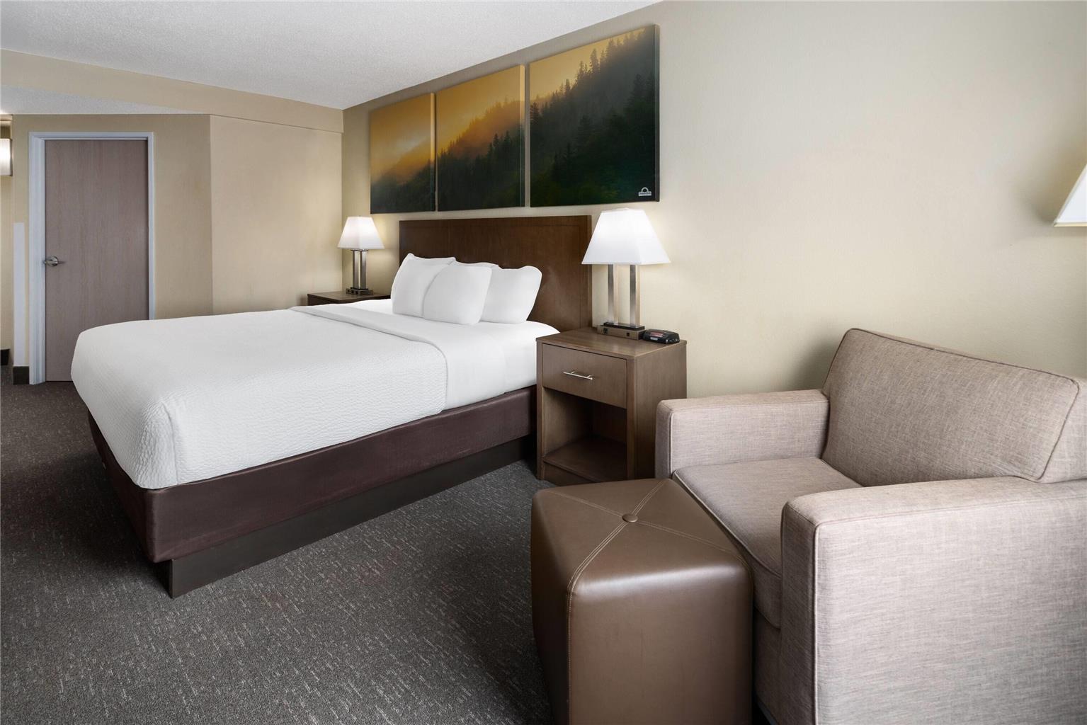 Days Inn by Wyndham Penn State - photo 21