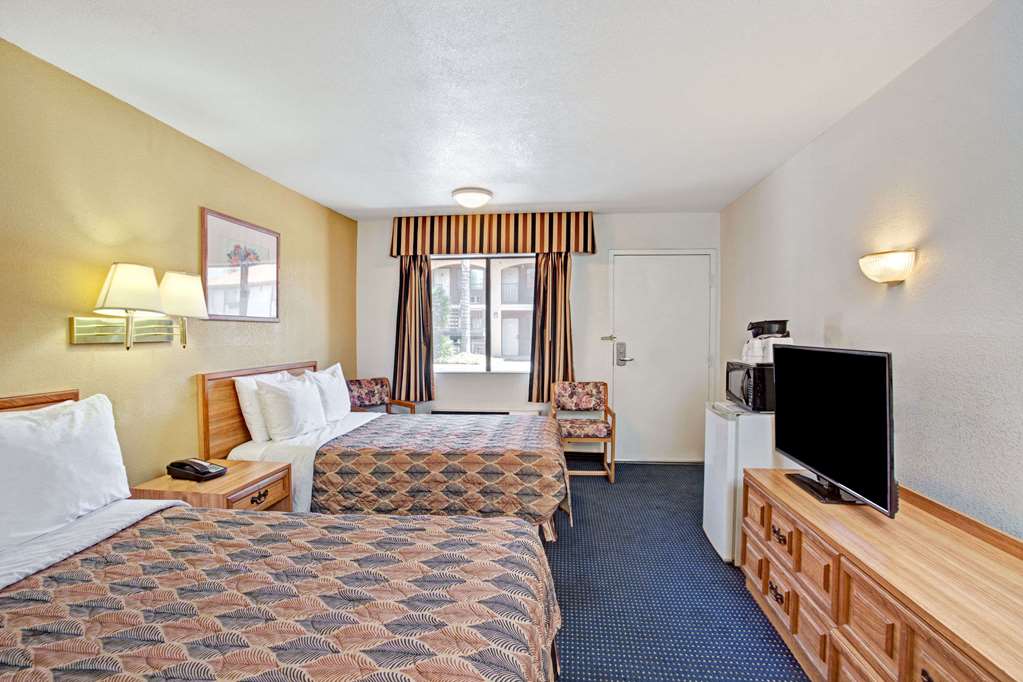 Travelodge by Wyndham Banning CA Near Casino Outlet Mall - photo 5