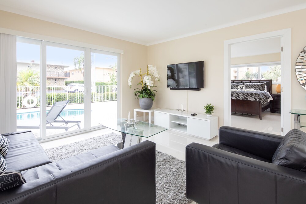 Pompano Suites by the Beach - photo 34