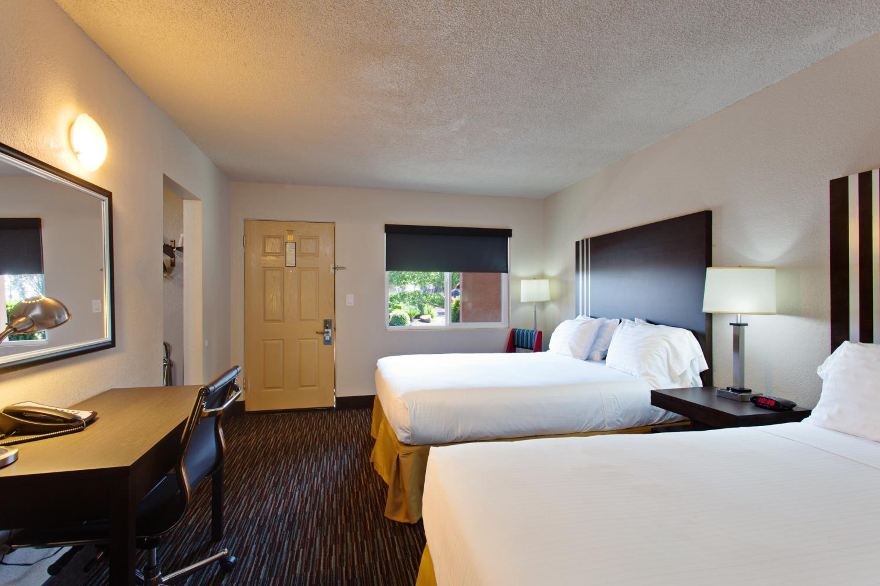 Days Inn by Wyndham Chowchilla Gateway to Yosemite - photo 15