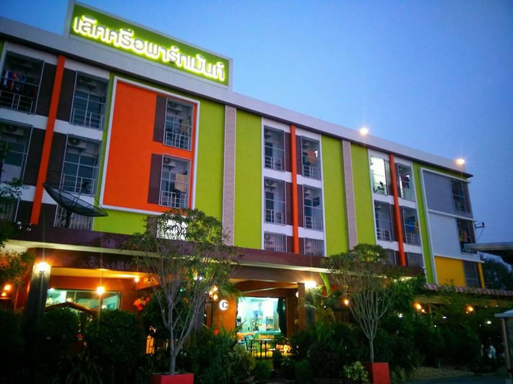 Lert Sri Hotel in Suphan Buri, Thailand