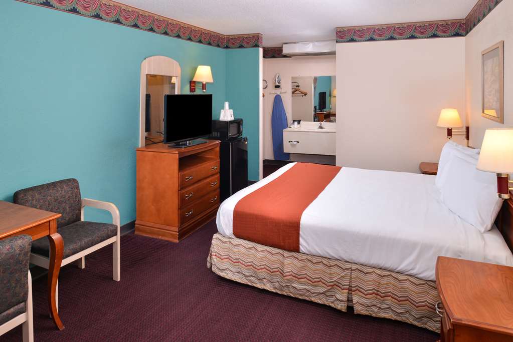 Americas Best Value Inn Wildersville - photo 11