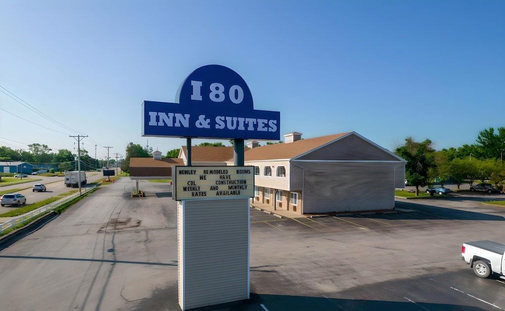 I 80 Inn & Suites - photo 23