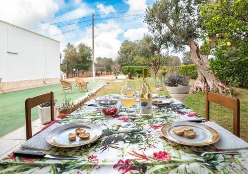 Paolos Trullo im Herzen der Natur in Carovigno, Italy