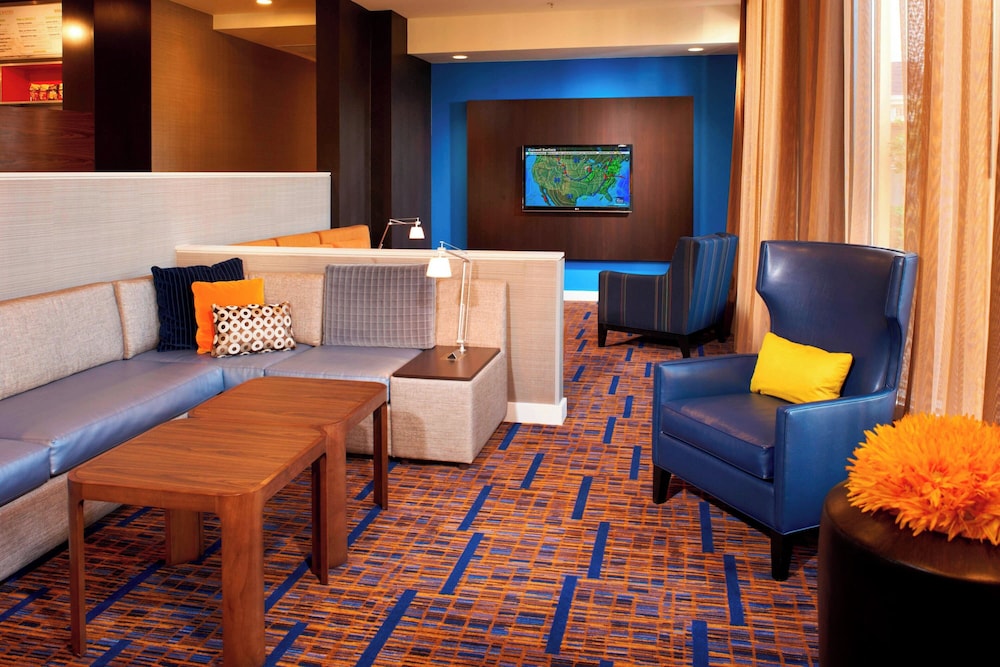 Courtyard by Marriott Rockford - photo 2