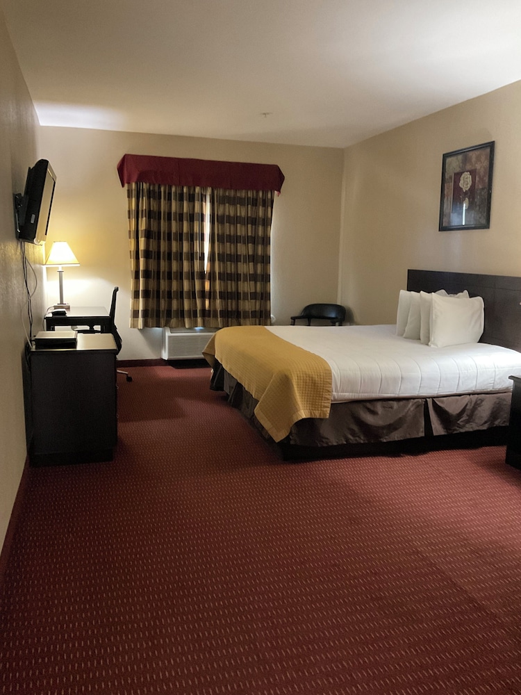 Yorktown Inn And Suites - photo 23