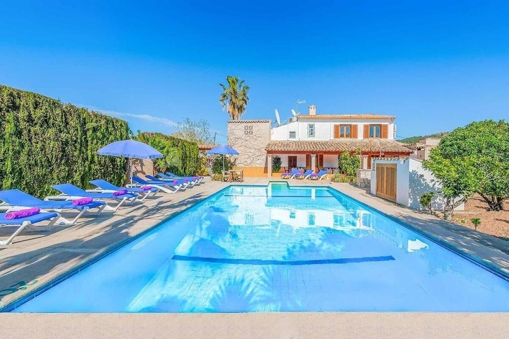 6 Bedroom Villa a Very Short To Port Pollensa by Renthousing — 4-Star Luxury Hotel in Pollenca, Spain