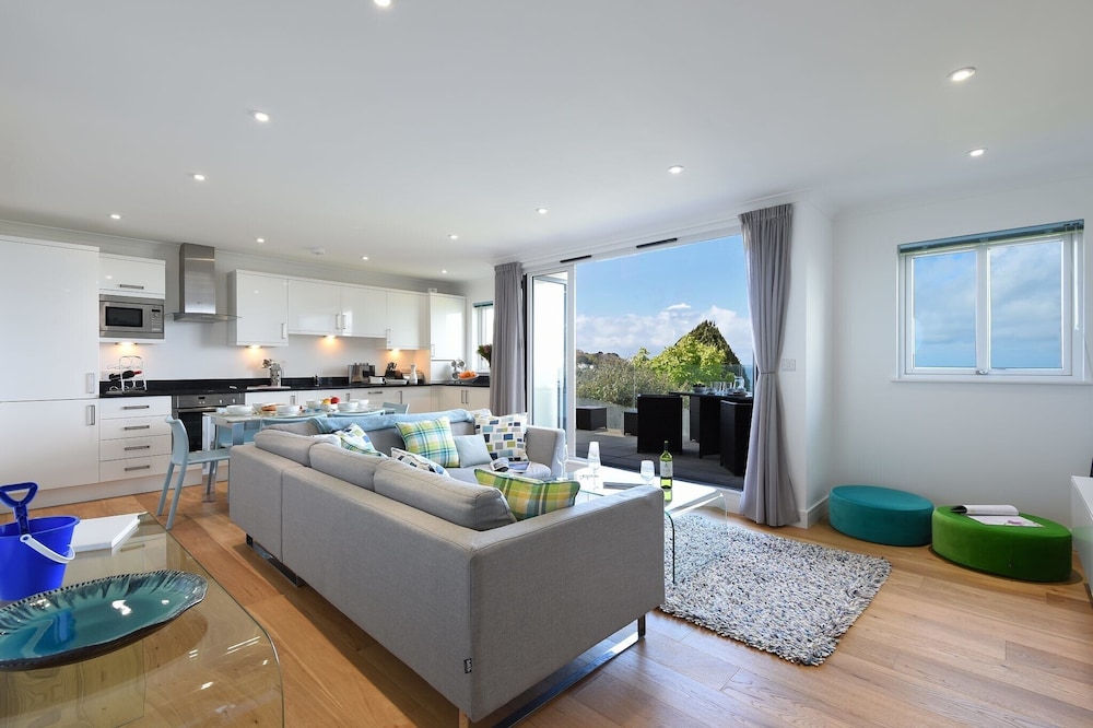 Halcyon Cove — 4-Star Luxury Hotel in St Ives, United Kingdom
