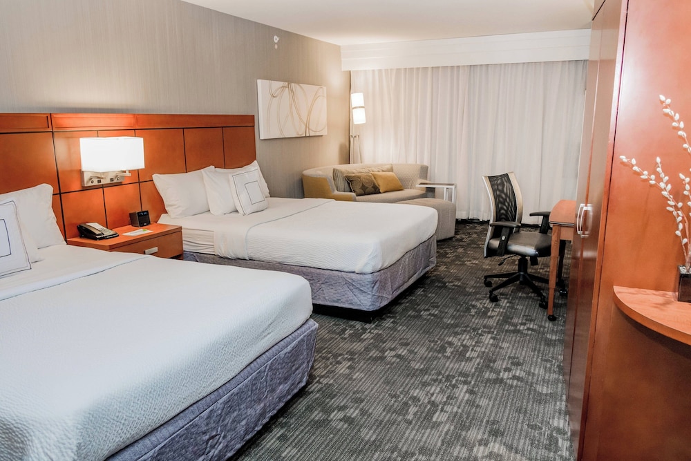 Courtyard Marriott Lafayette - photo 13