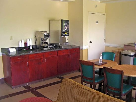 America's Best Inn Chattanooga Hamilton - photo 12